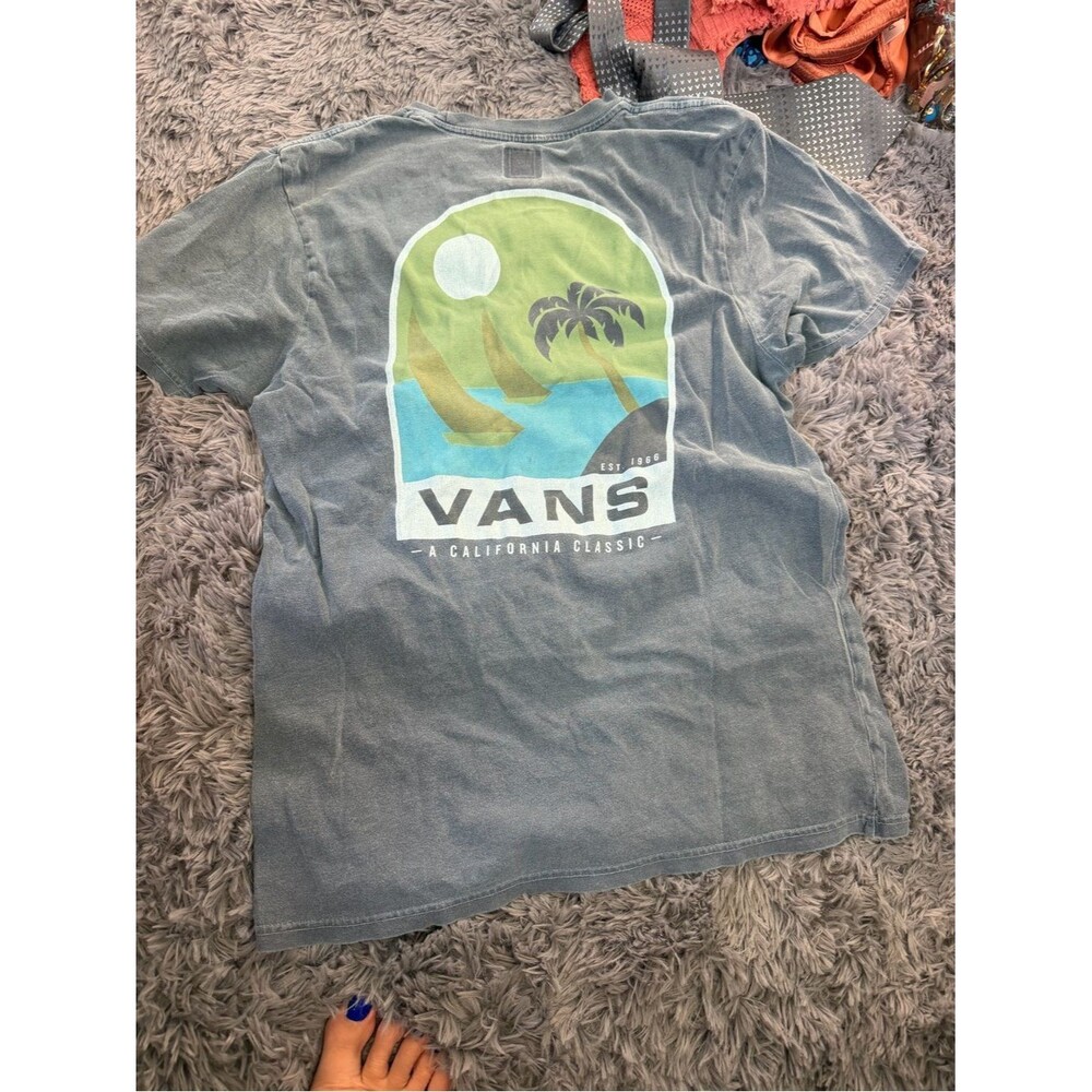 Vans Men's Gray Graphic T-Shirt with Green & Blue Beach Print